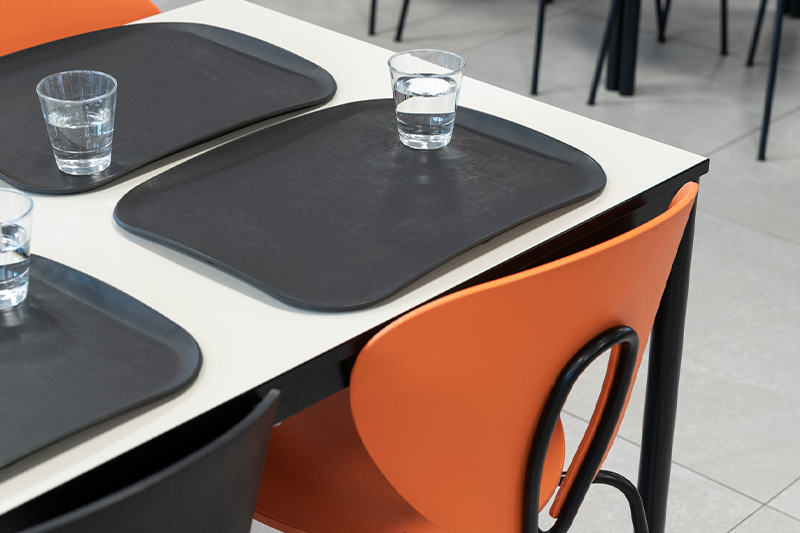 Elegante und funktionale Tabletts 